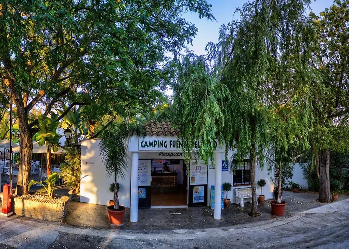 & Glamping Conil Playa *