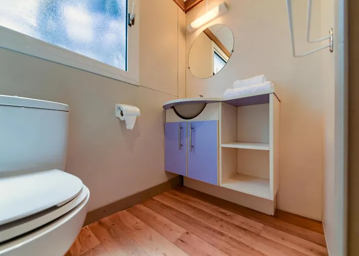 & Glamping Conil Playa *