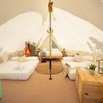 & Glamping Conil Playa Коніль-де-ла-Фронтера