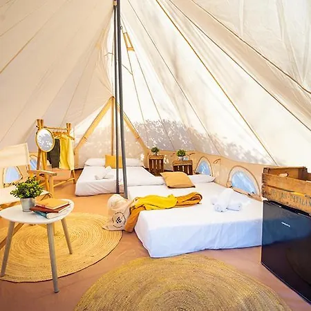 & Glamping Conil Playa קוניל דה לה פרונטרה