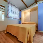 & Glamping Conil Playa Campeggio *