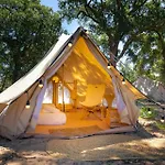 & Glamping Conil Playa *